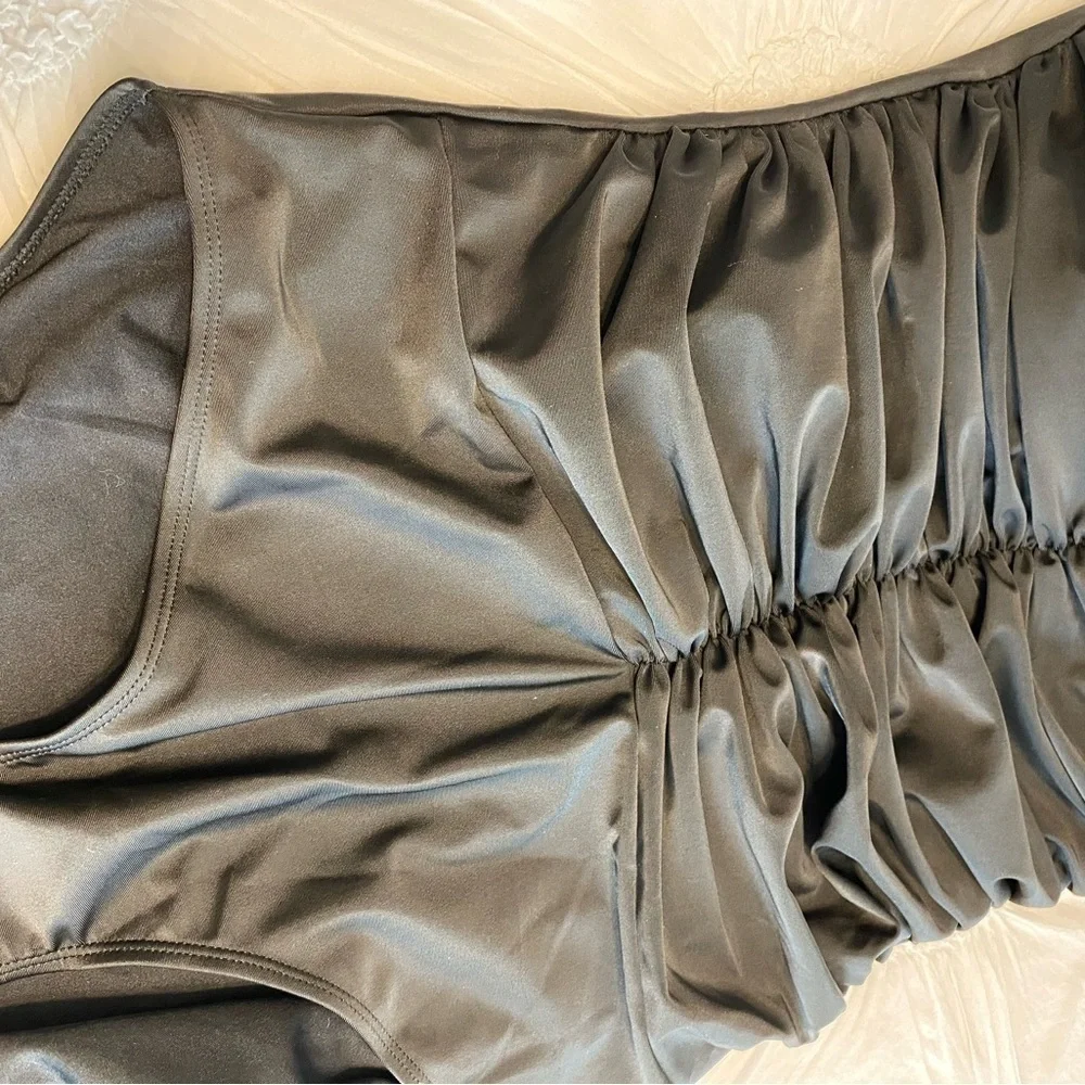 Smismivo Black One-Piece Ruched Swimsuit Size Large NWT